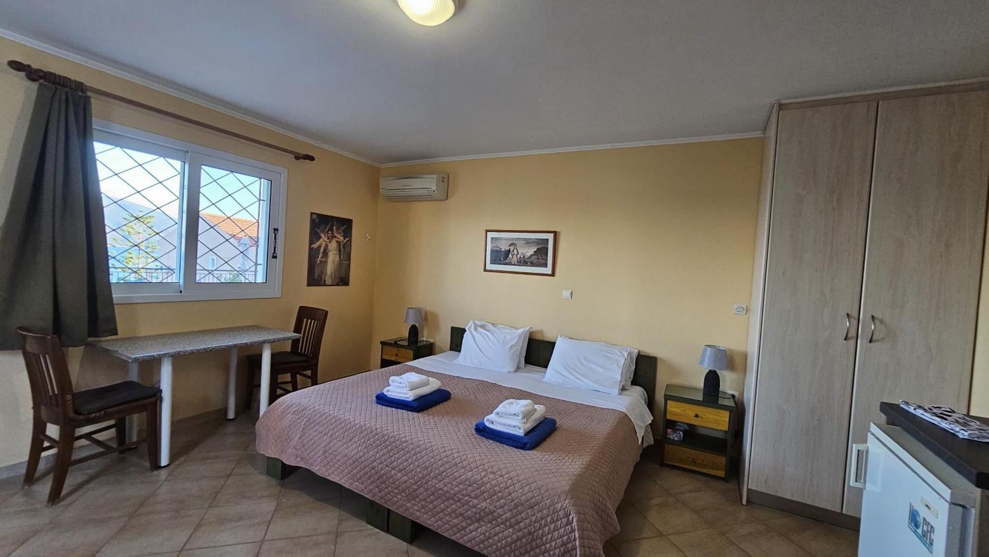 Mema'S Apartment Agia Efimia Room photo